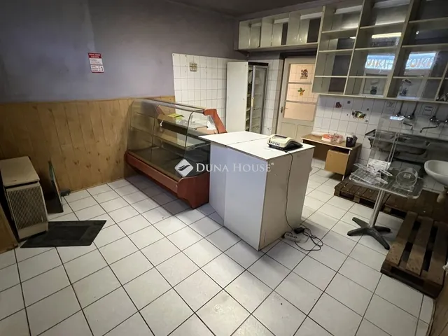 Eladó ház Sárkeresztúr 93 nm