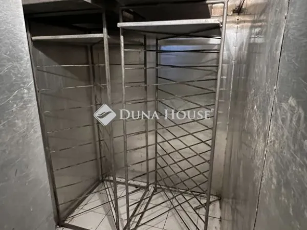 Eladó ház Sárkeresztúr 93 nm