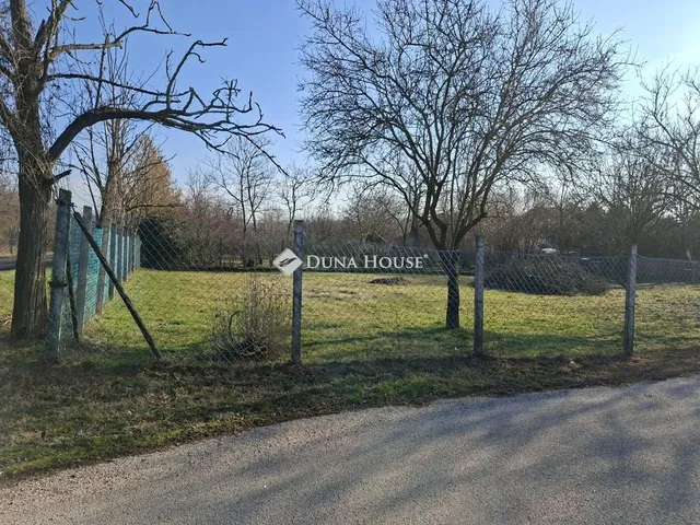 Eladó telek Székesfehérvár, Csala 753 nm