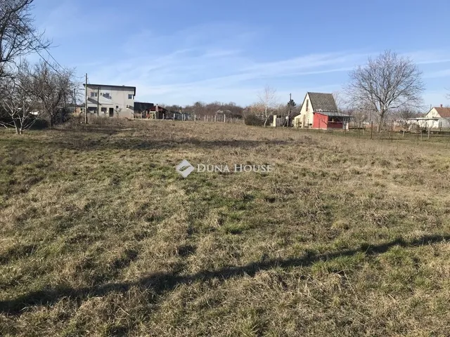 Eladó telek Kőszárhegy 2493 nm