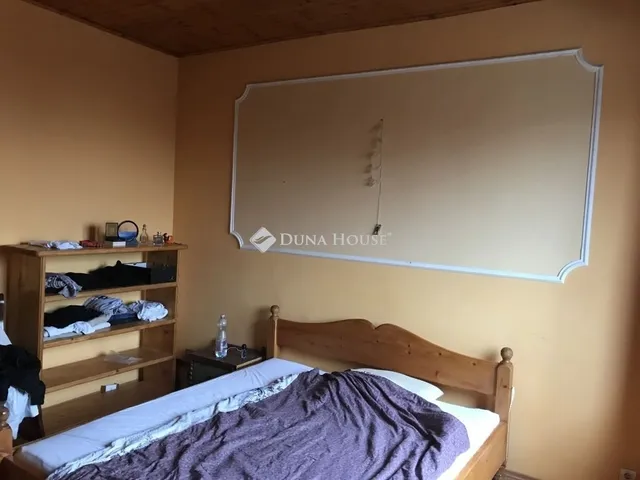 Eladó ház Nagyvenyim 382 nm