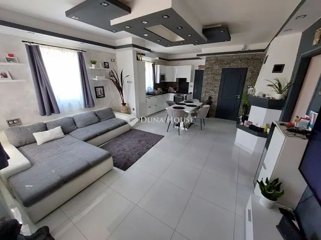 Eladó ház Székesfehérvár 200 nm