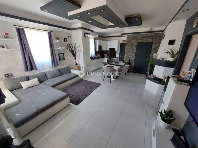 Eladó ház Székesfehérvár, Alsóváros 200 nm