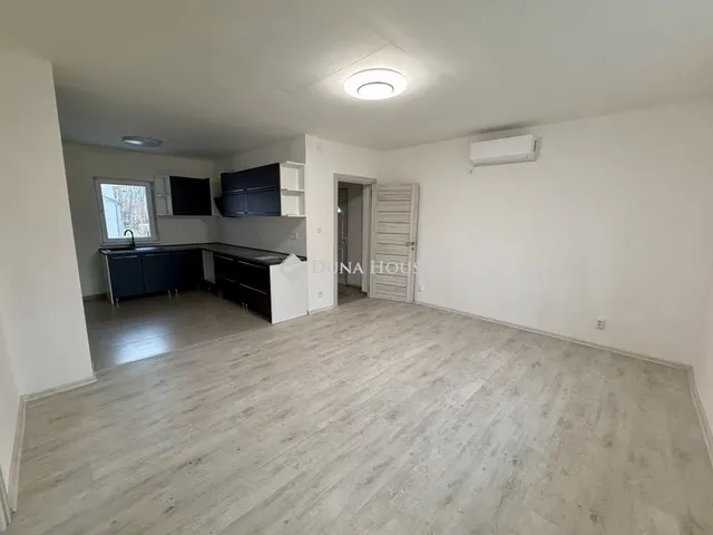 Eladó ház Előszállás 77 nm