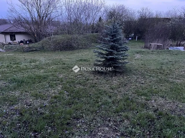 Eladó telek Sárszentmihály 1726 nm