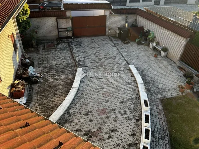 Eladó ház Dunaújváros 293 nm