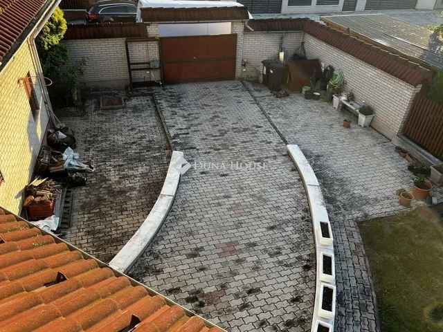 Eladó ház Dunaújváros 293 nm