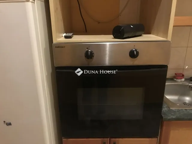 Eladó ház Nagyvenyim 382 nm