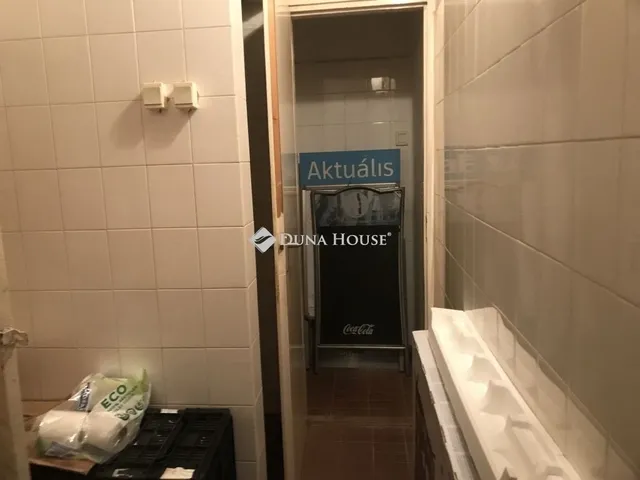 Eladó ház Nagyvenyim 382 nm