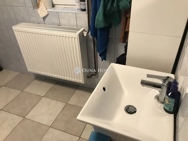 Eladó ház Nagyvenyim 78 nm