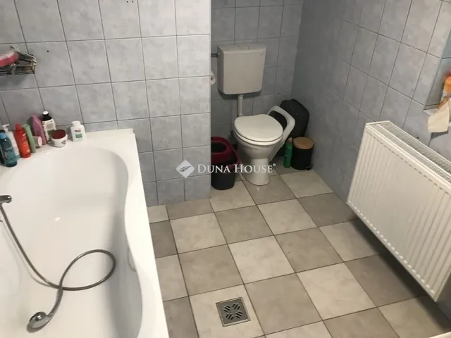 Eladó ház Nagyvenyim 78 nm