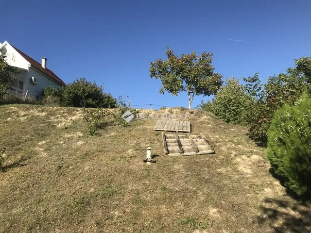 Eladó telek Fehérvárcsurgó 1414 nm