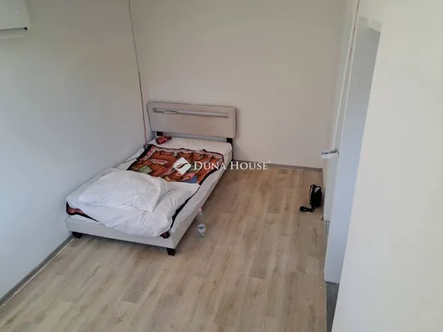 Eladó üdülő és hétvégi ház Nagyvenyim 50 nm