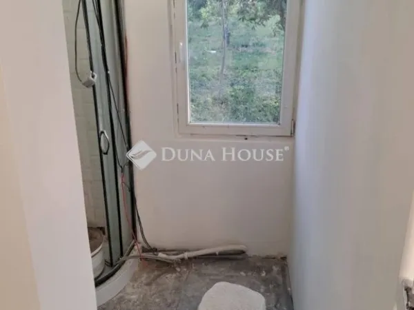 Eladó üdülő és hétvégi ház Nagyvenyim 50 nm