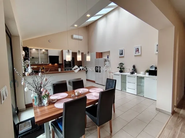 Eladó ház Gárdony 275 nm