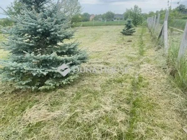 Eladó telek Kőszárhegy 2896 nm