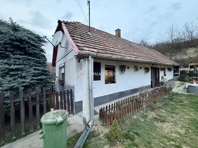 Eladó ház Vértesacsa 50 nm