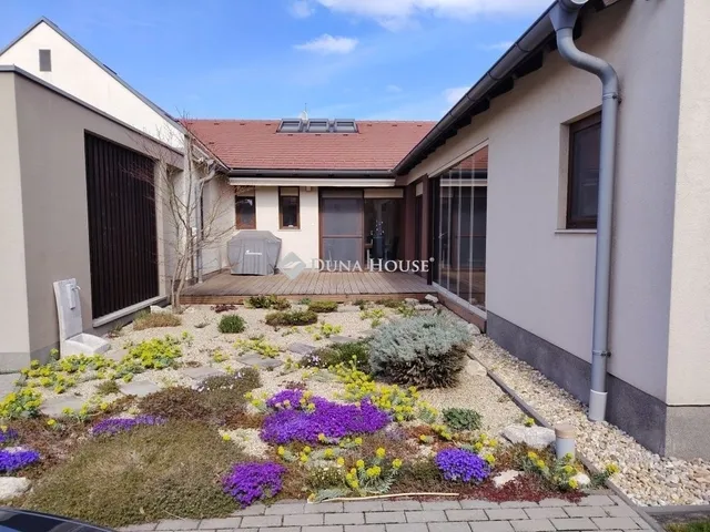 Eladó ház Gárdony 275 nm