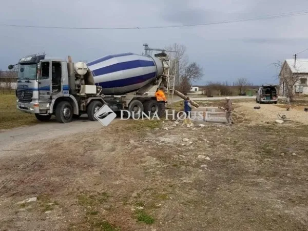 Eladó mezőgazdasági ingatlan Mátyásdomb 2700 nm