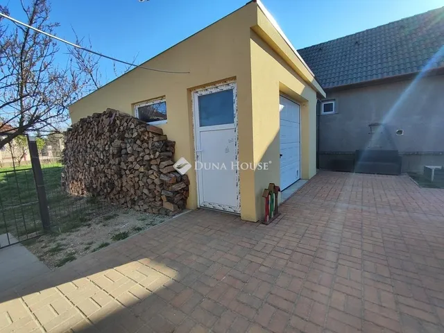 Eladó ház Baracska 82 nm