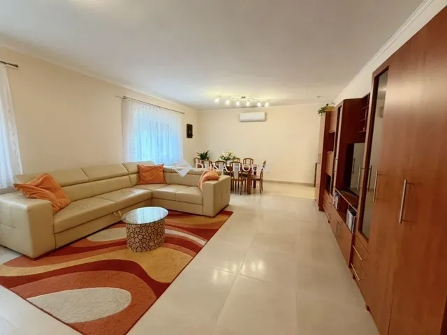 Eladó ház Székesfehérvár, Maroshegy 178 nm