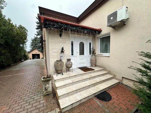Eladó ház Székesfehérvár, Öreghegy 268 nm