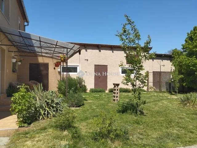 Eladó ház Mór 175 nm