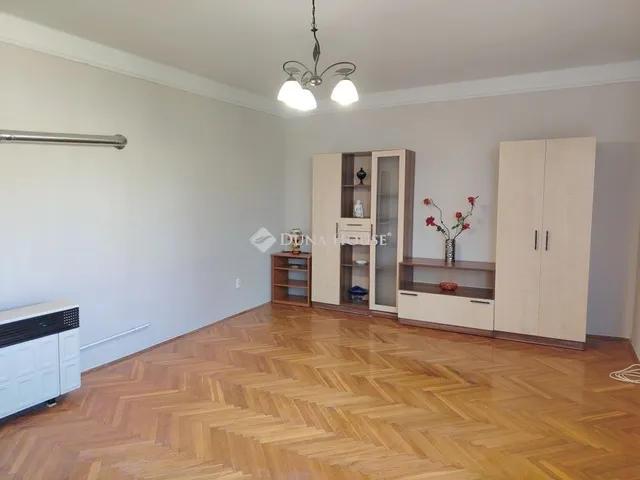 Eladó lakás Székesfehérvár, Belváros 56 nm