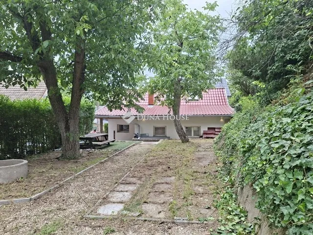 Eladó ház Kulcs 35 nm