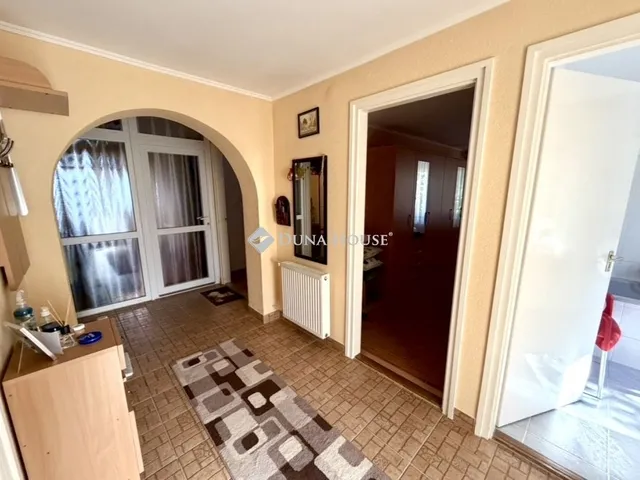 Eladó ház Sárkeresztes 239 nm