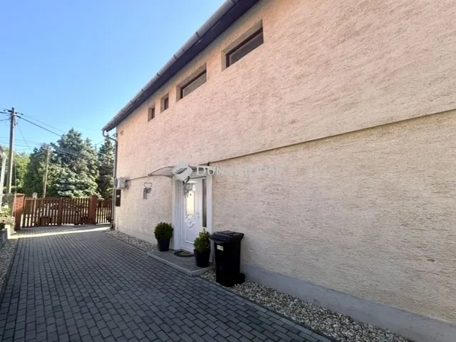 Eladó ház Sárkeresztes 239 nm