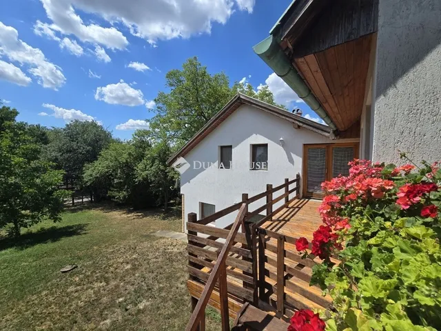 Eladó lakás Lovasberény 320 nm