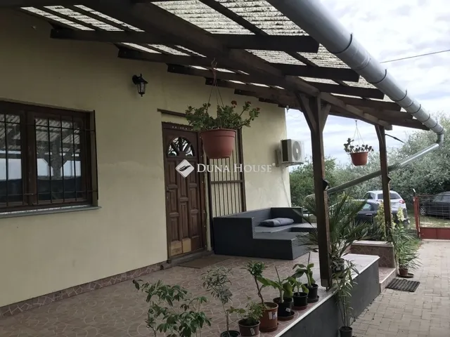 Eladó telek Zámoly 818 nm