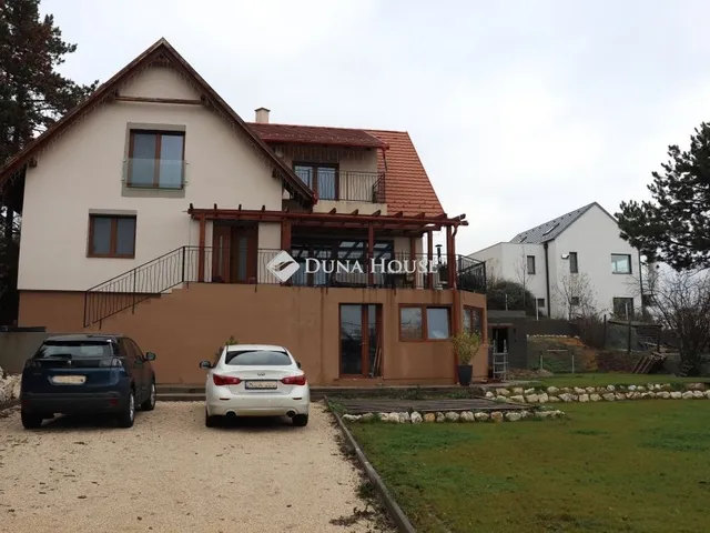 Eladó ház Sukoró 220 nm