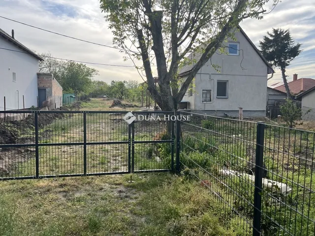 Eladó telek Székesfehérvár 1078 nm