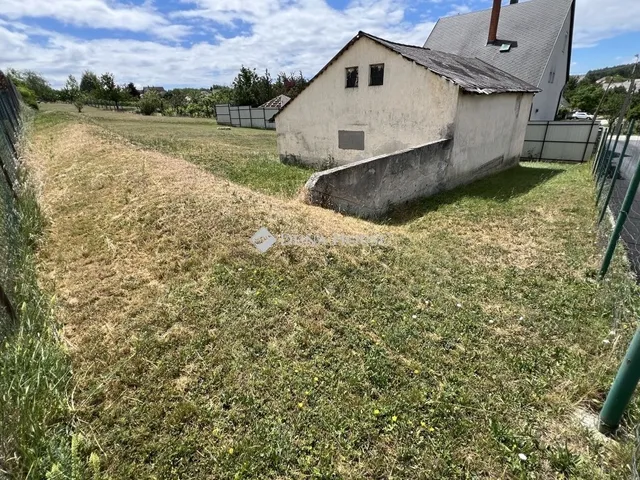 Eladó telek Magyaralmás 1819 nm