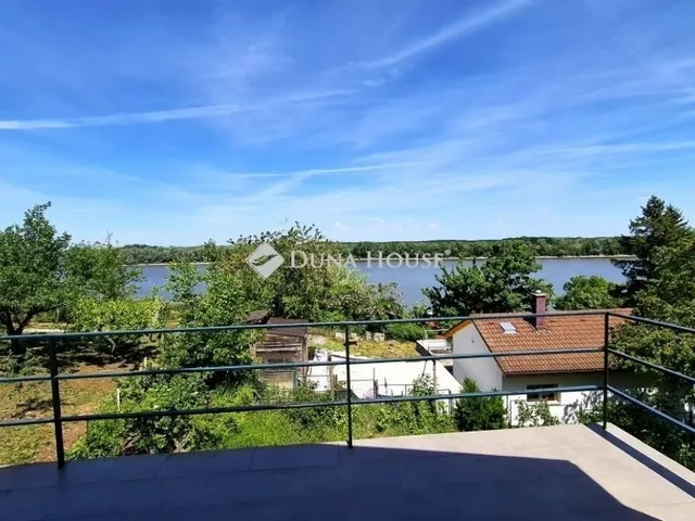 Eladó ház Kulcs 85 nm