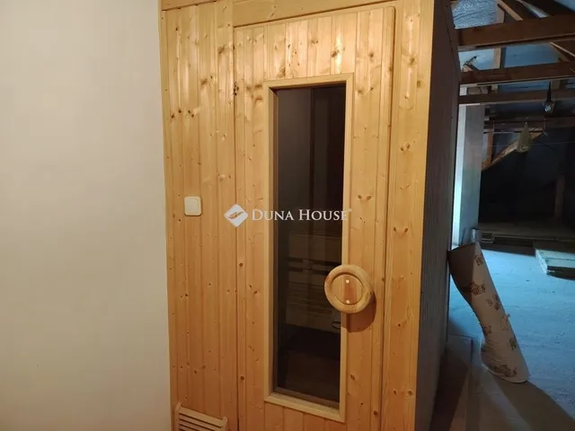 Eladó ház Szabadbattyán 255 nm