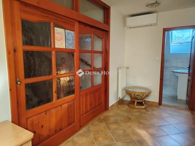 Eladó ház Szabadbattyán 255 nm