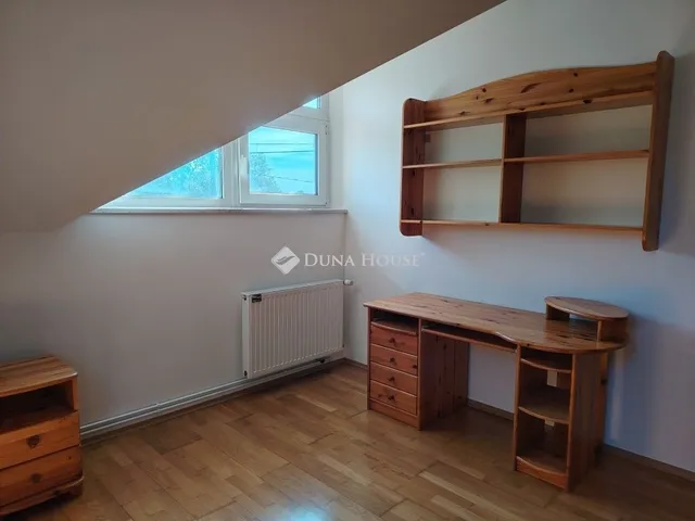 Eladó ház Szabadbattyán 255 nm