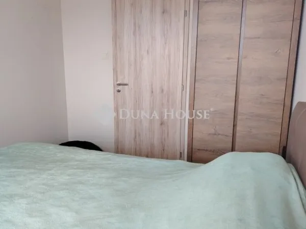 Eladó lakás Szabadbattyán 68 nm