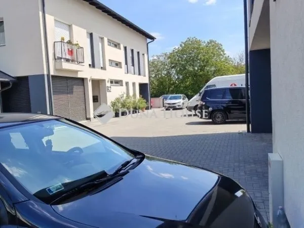 Eladó lakás Szabadbattyán 68 nm