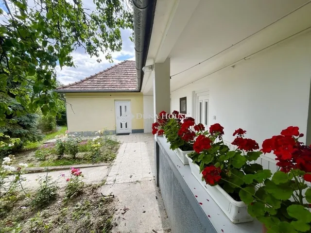 Eladó ház Sárkeresztes 96 nm