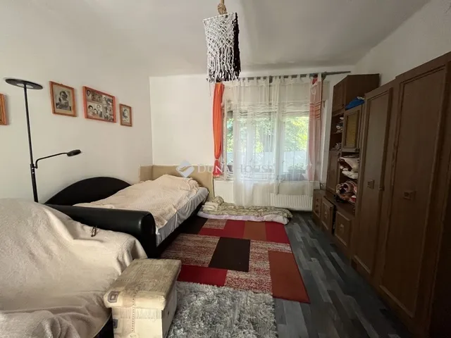 Eladó ház Bakonykúti 106 nm
