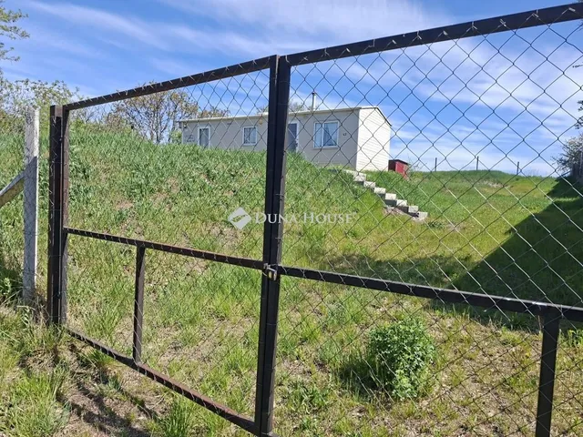 Eladó telek Csősz 2878 nm