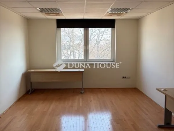Poslovni prostor, 2200 m²