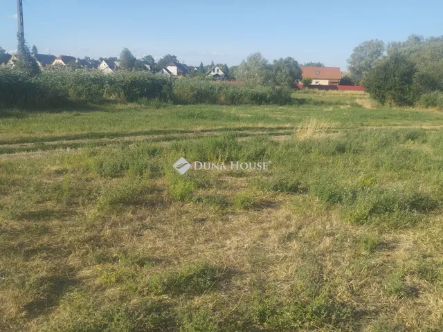 Eladó telek Csákvár 1333 nm