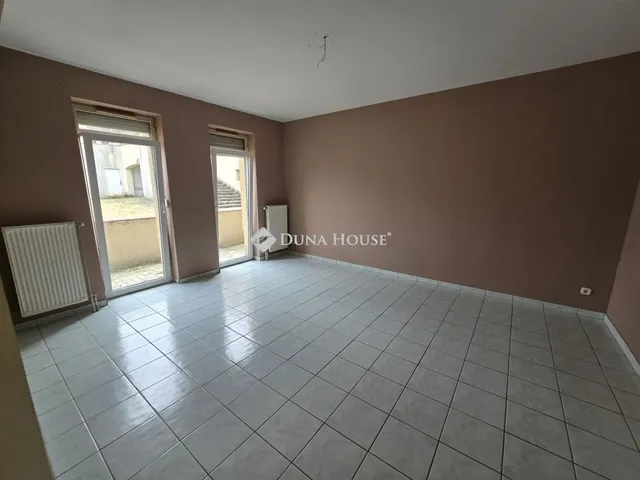Eladó lakás Pápa 74 nm
