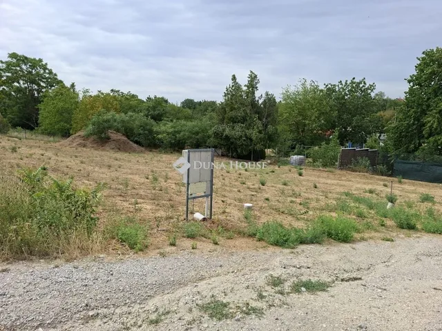 Eladó telek Kulcs 981 nm