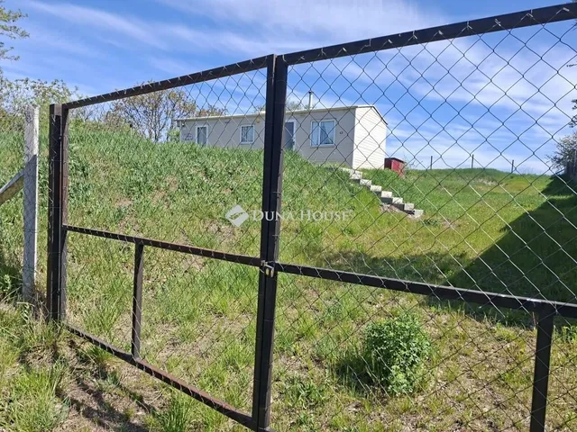 Eladó telek Csősz 2878 nm